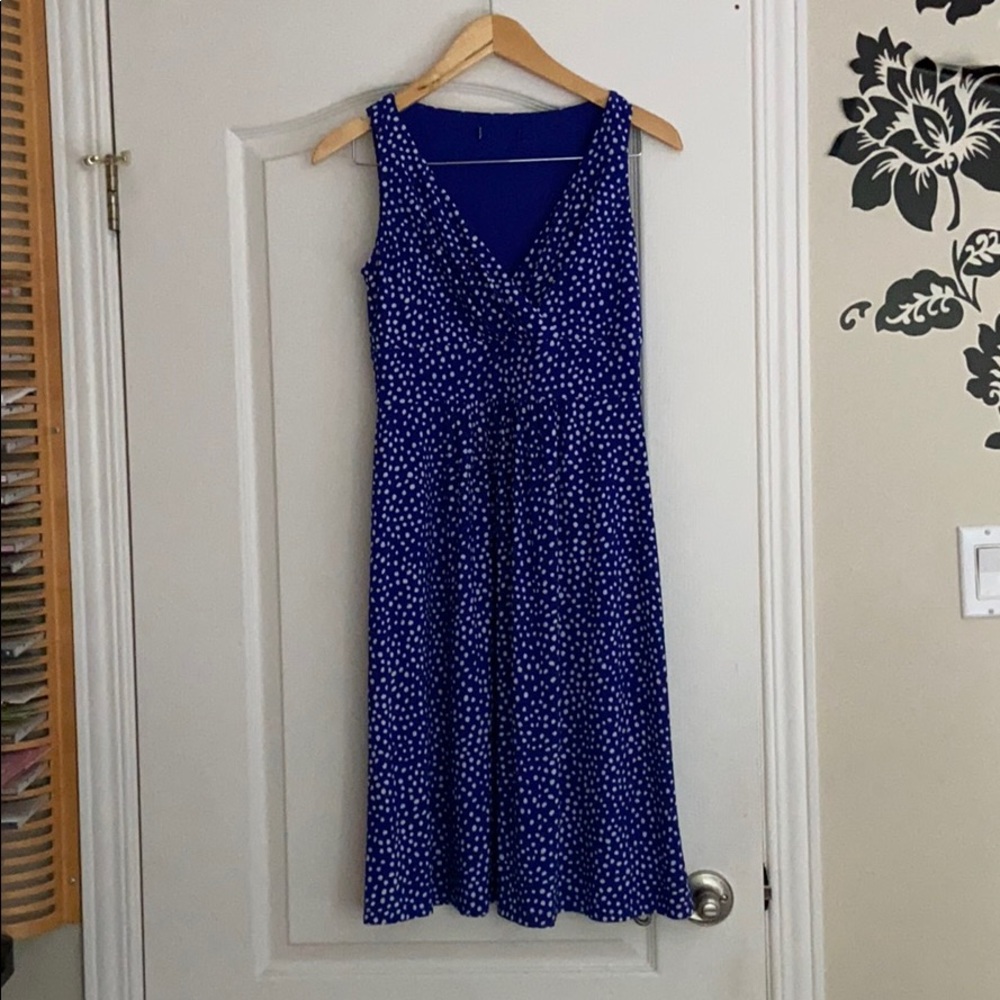 Polka dot v neck dress